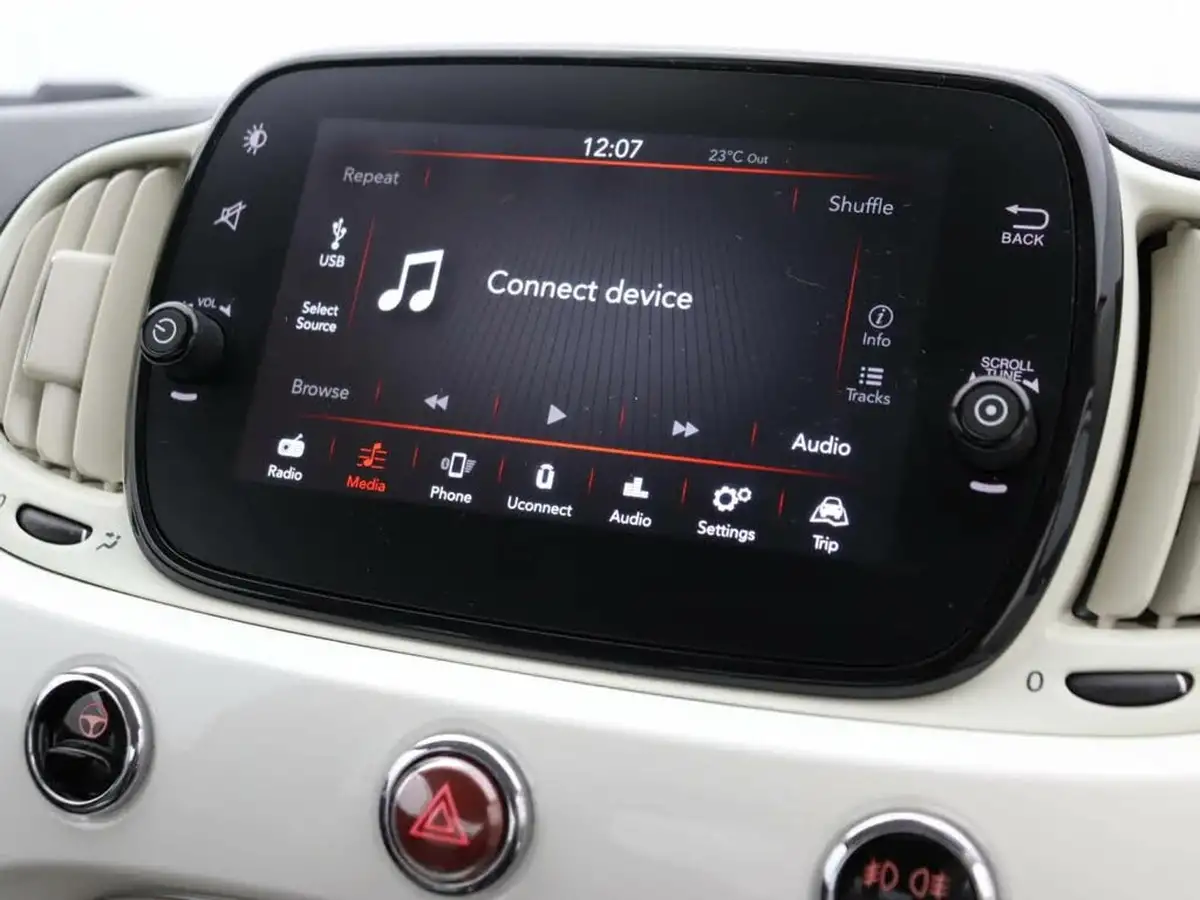 2019-fiat-500-12-lounge-big-20