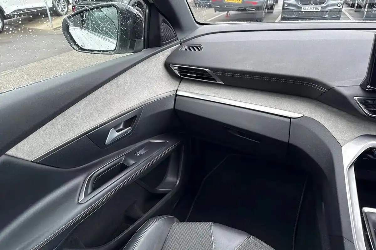 2022-peugeot-3008-suv-15-bluehdi-gt-big-19