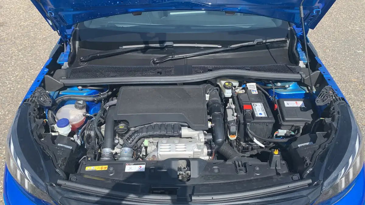 2021-peugeot-2008-suv-12-puretech-gt-eat8-big-17
