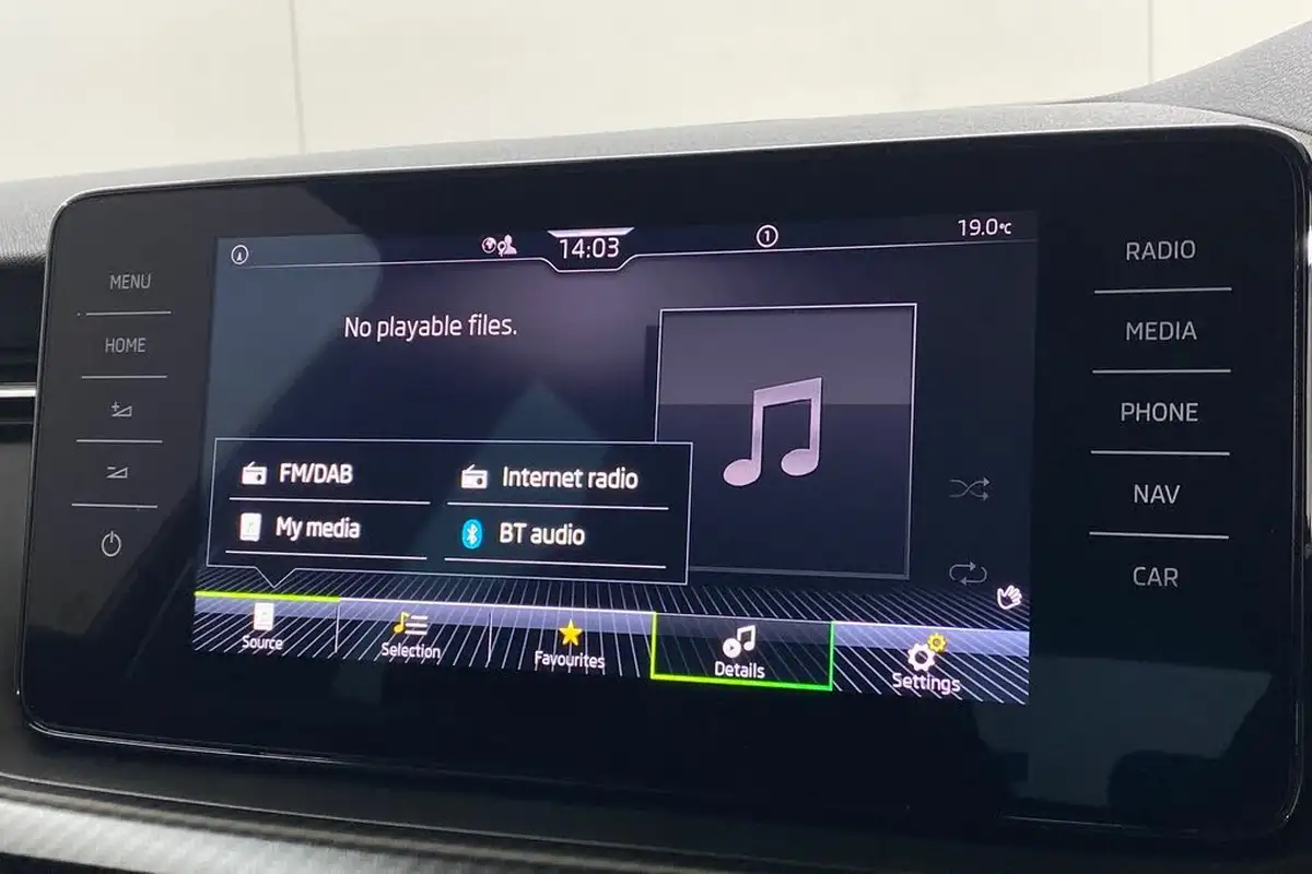 2022-skoda-kamiq-15-tsi-monte-carlo-dsg-big-20