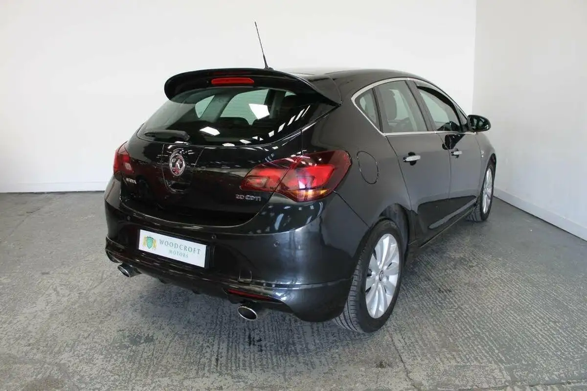 2012-vauxhall-astra-20td-elite-16v-165ps-ecoflex-ss-big-7