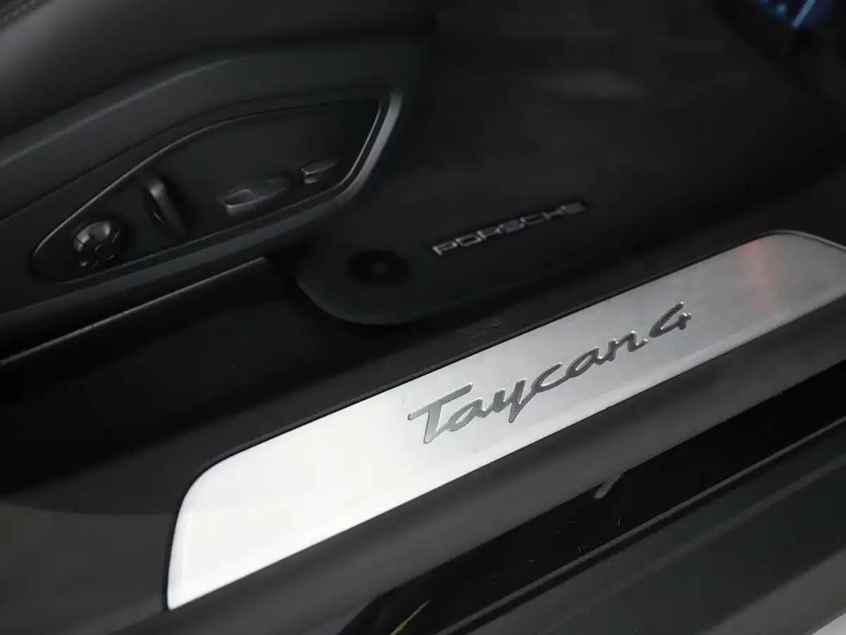 2025-porsche-taycan-e-4-cross-turismo-435ps-big-35