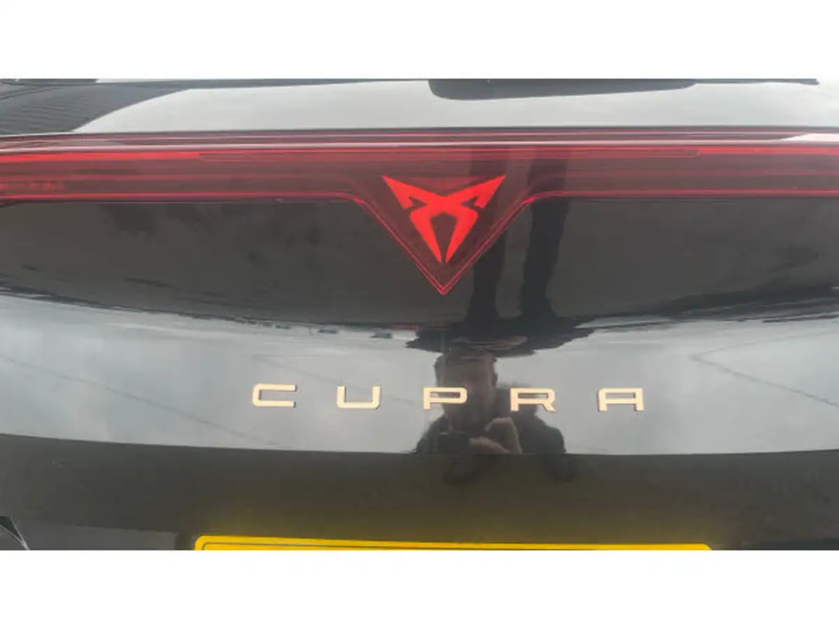 2025-cupra-formentor-15-e-hybrid-vz1-big-23