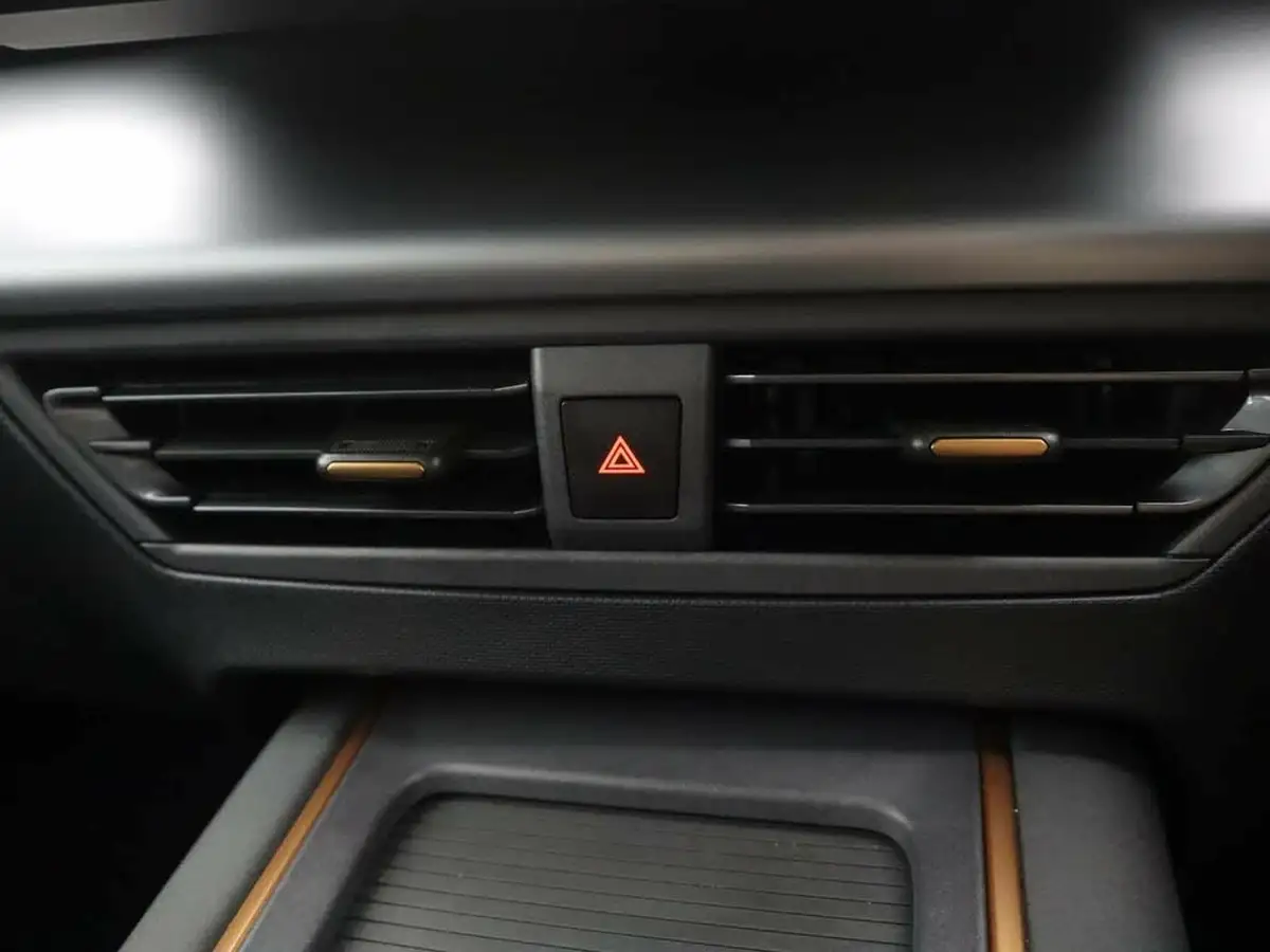 2024-cupra-born-e-v1-204ps-58kwh-big-35