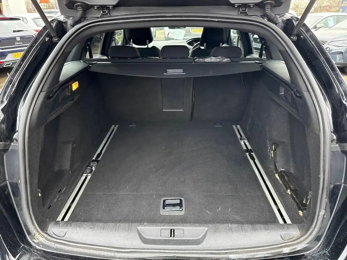 2021-peugeot-308-sw-12-puretech-gt-estate-big-11
