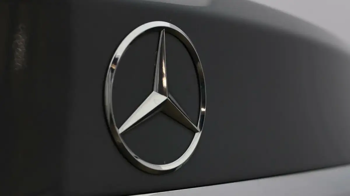 2019-mercedes-benz-c-class-15-c200-amg-line-premiumss-saloon-4d-big-19