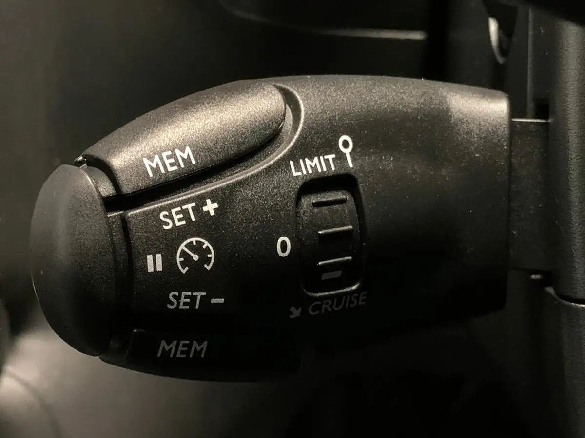 2022-citroen-c3-12-puretech-c-series-big-15