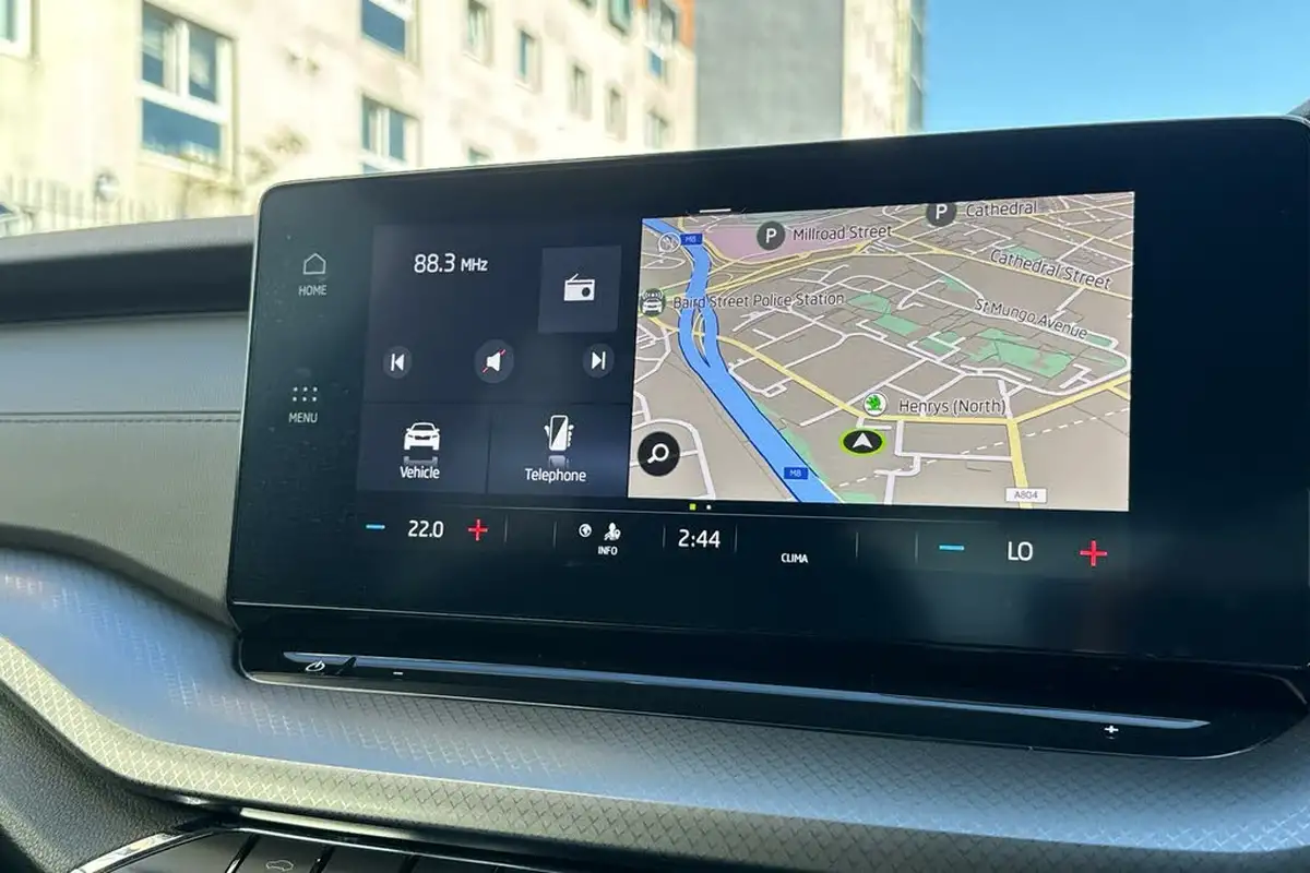 2023-skoda-octavia-10-tsi-se-technology-110ps-hatchback-big-19