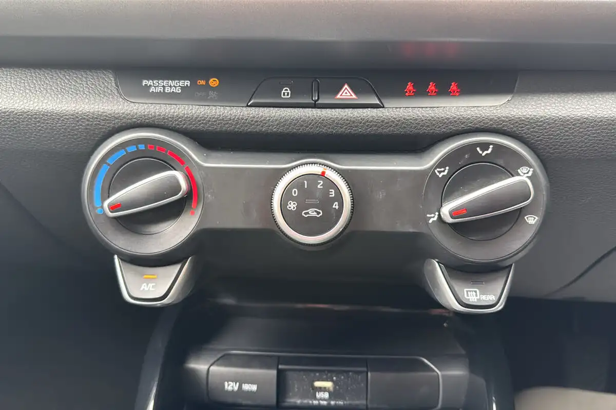 2022-kia-rio-10-t-gdi-2-big-14