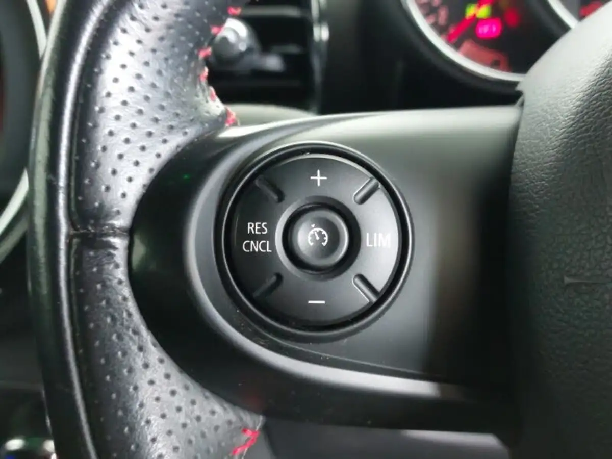 2018-mini-clubman-20-john-cooper-works-ss-big-15