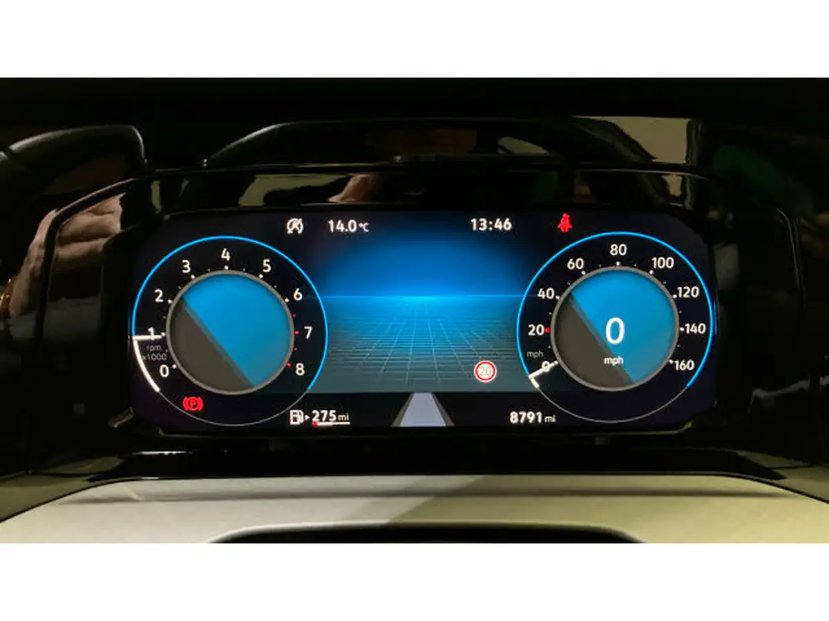 2023-volkswagen-golf-15-tsi-life-130ps-hatchback-big-10