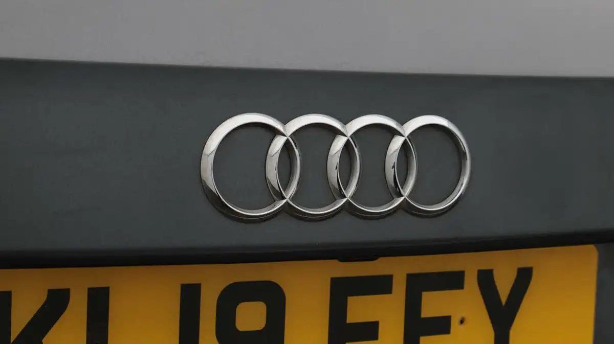 2019-audi-a3-15-35-tfsi-s-line-cod-ss-sportback-5d-big-22