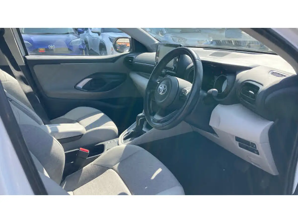 2022-toyota-yaris-15-vvt-i-excel-big-10