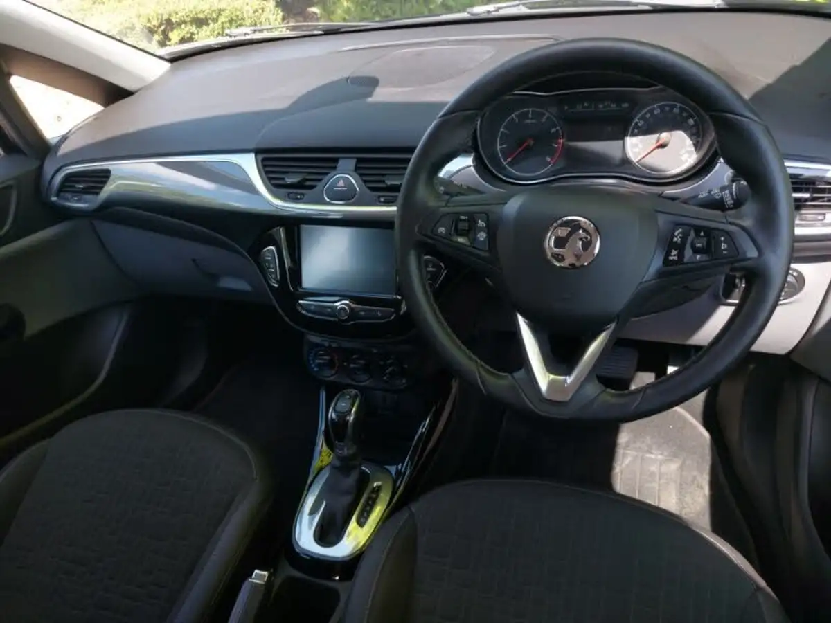 2017-vauxhall-corsa-14i-se-90ps-5d-auto-big-9