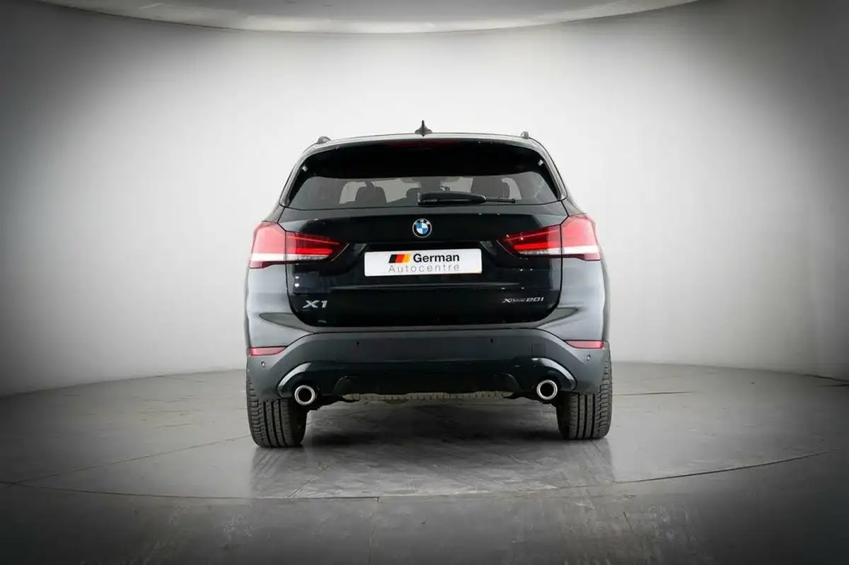 2022-bmw-x1-20-xdrive20i-xline-big-16