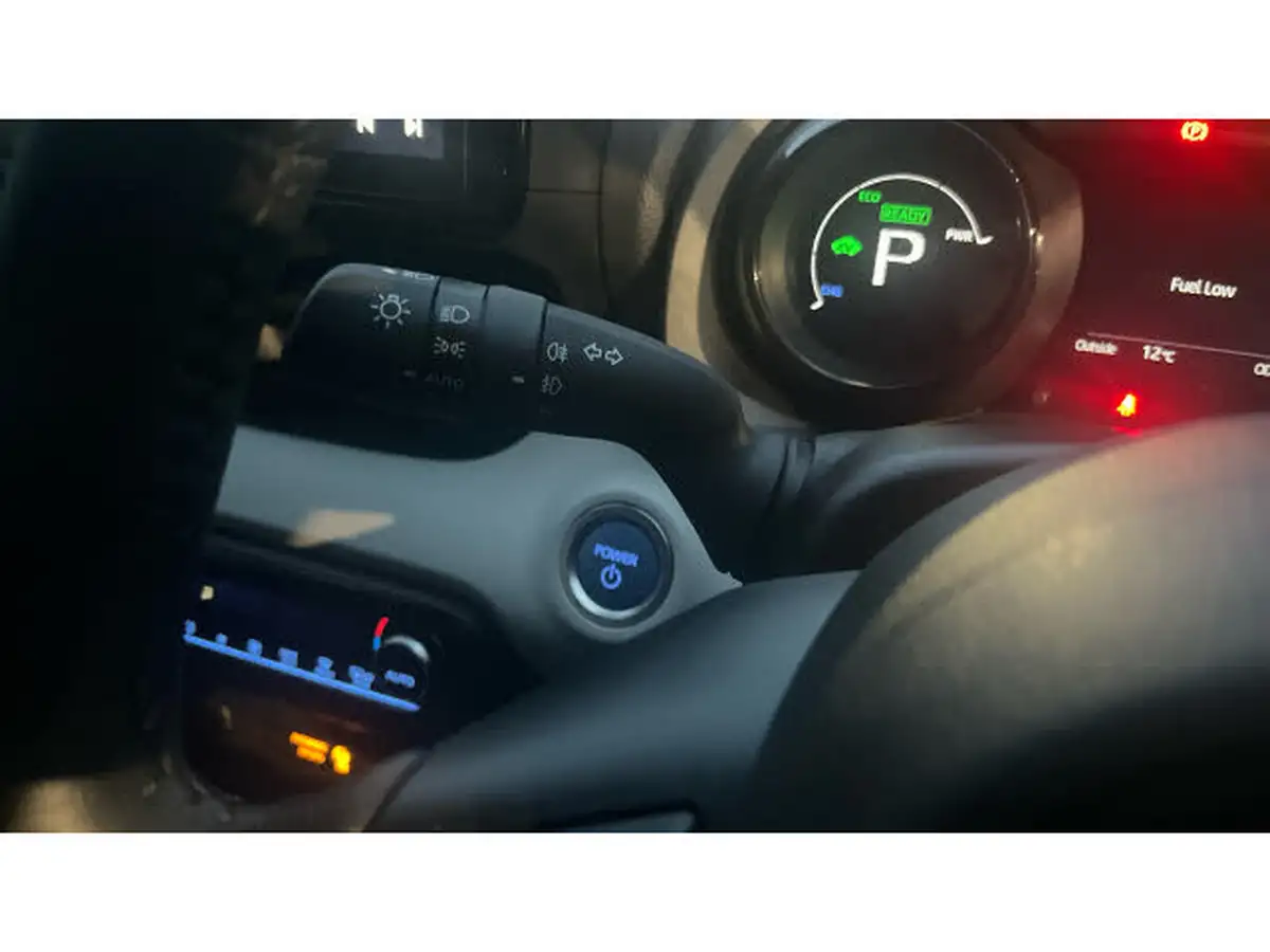 2022-toyota-yaris-cross-15-vvt-i-excel-city-packpan-roof-big-22