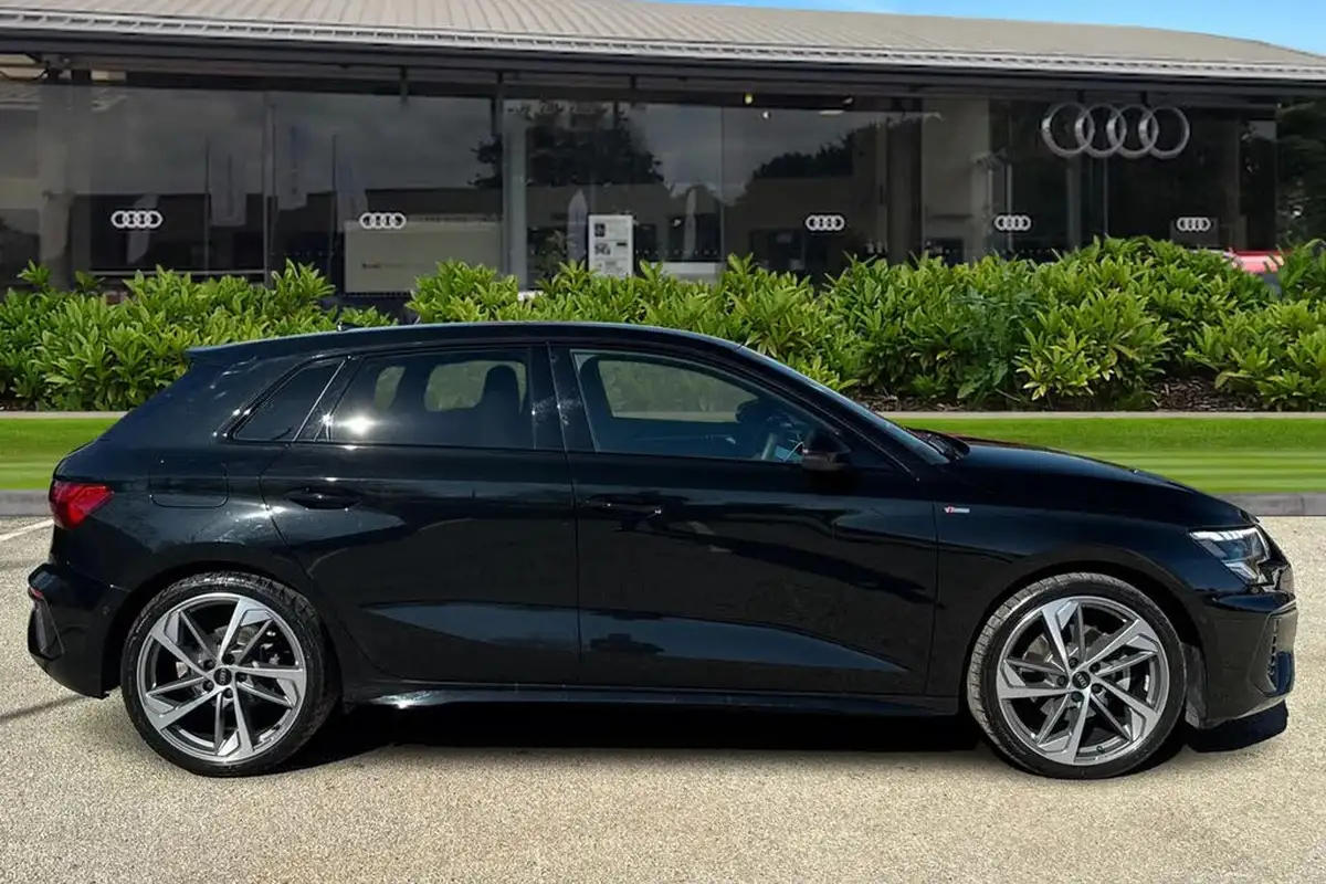 2024-audi-a3-15-35-tfsi-s-line-sportback-5d-tronic-big-2