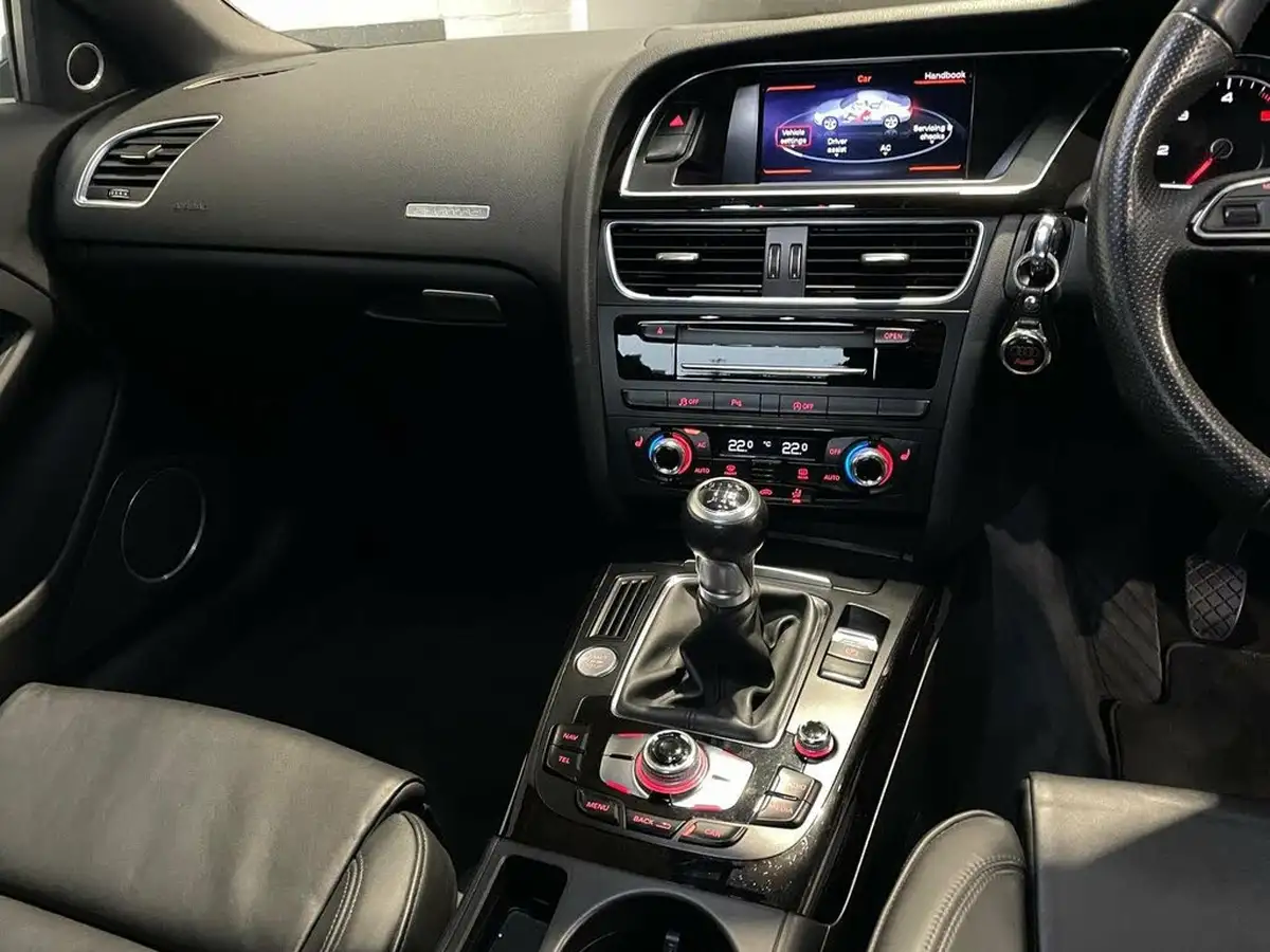 2013-audi-a5-20td-quattro-black-edition-coupe-2d-big-42