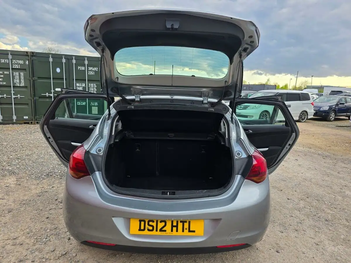 2012-vauxhall-astra-16-sri-vvt-16v-115ps-hatchback-5d-big-37