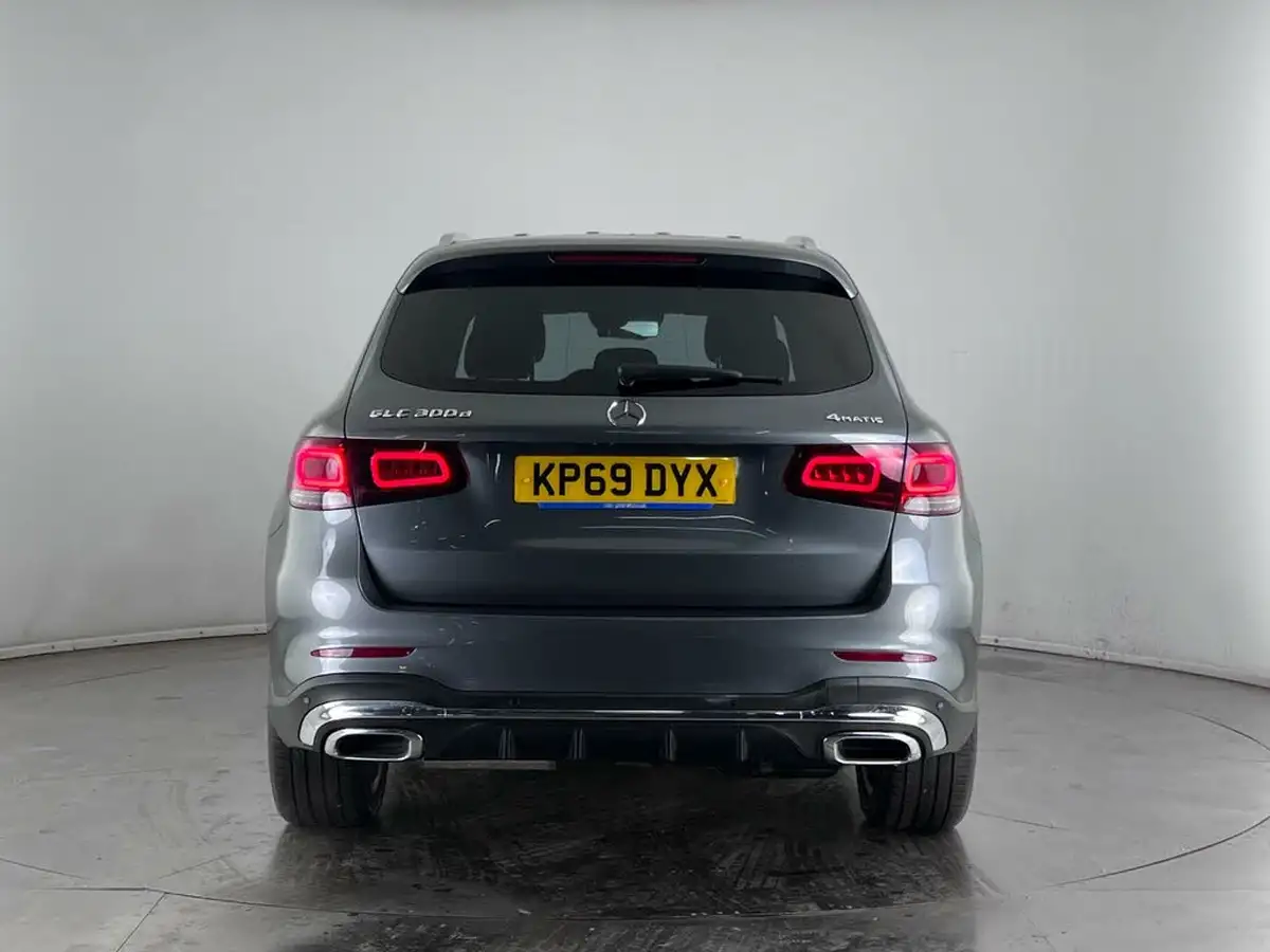 2020-mercedes-benz-glc-class-20d-glc300d-amg-line-premium-station-wagon-5d-big-39