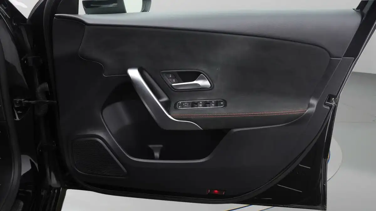 2019-mercedes-benz-a-class-13-a200-amg-line-hatchback-5d-big-14