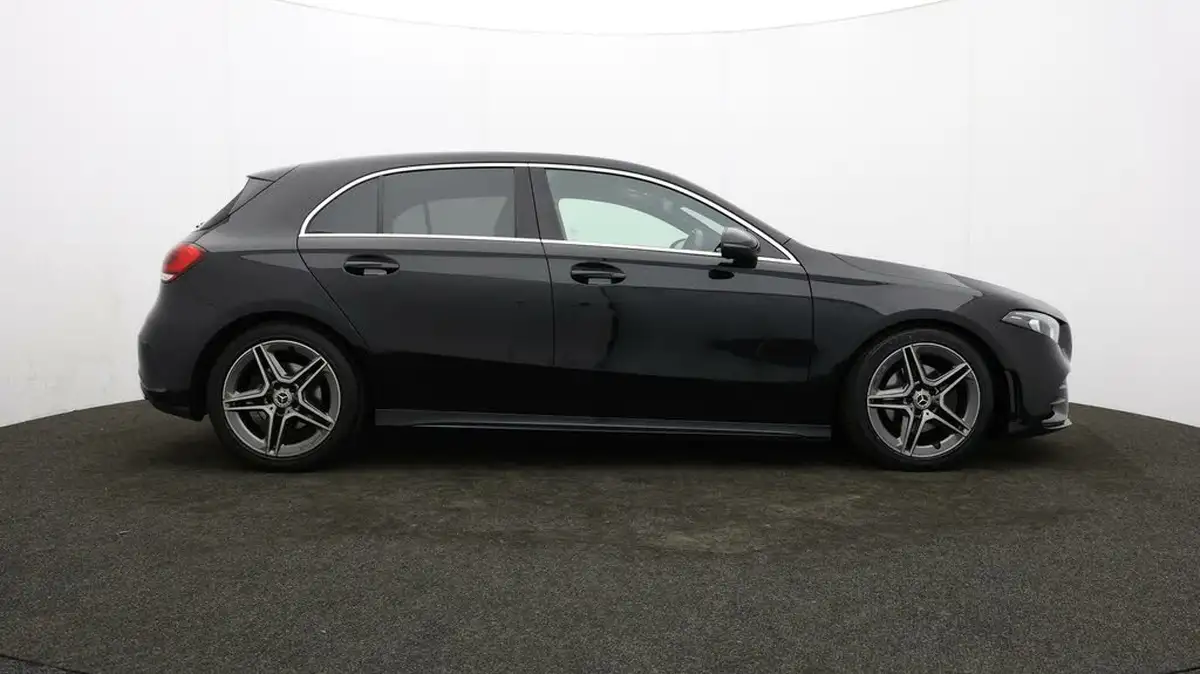 2019-mercedes-benz-a-class-13-a200-amg-line-hatchback-5d-big-31