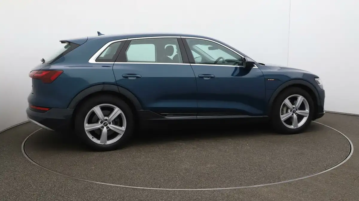 2021-audi-e-tron-50e-technik-station-wagon-big-69