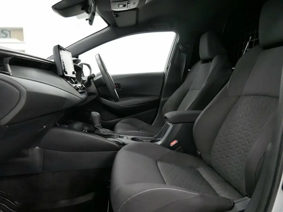 2022-toyota-corolla-18-vvt-i-corolla-commercial-140hpeu6d-big-16