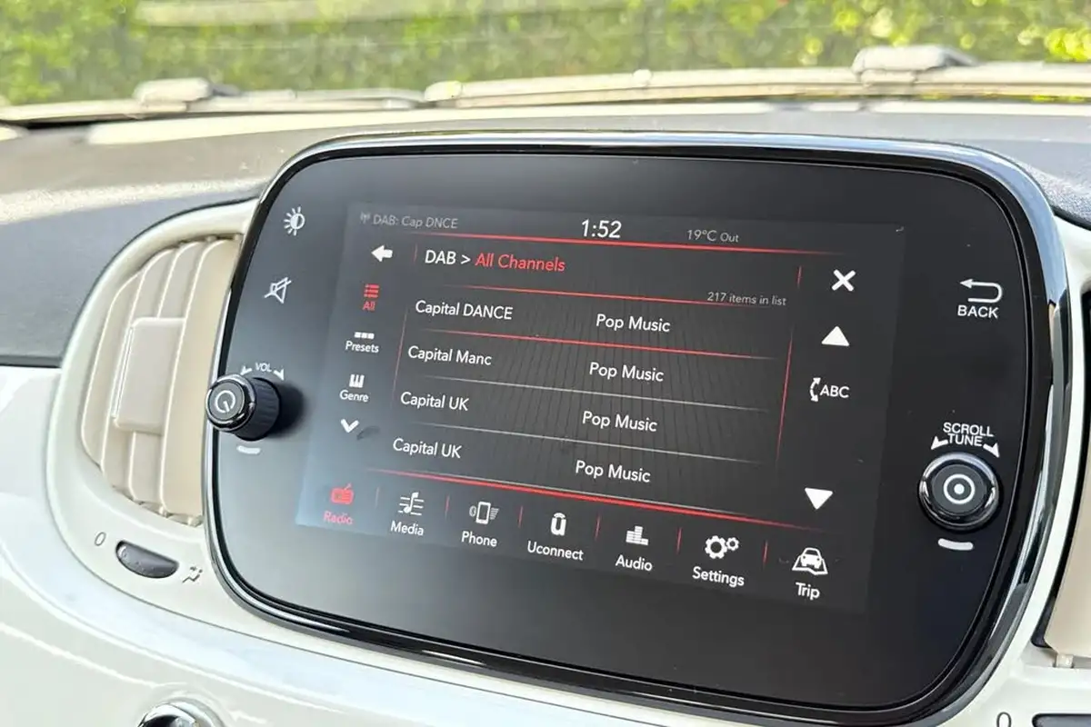 2019-fiat-500-12-lounge-ss-dualogic-big-42