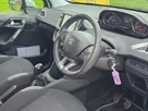 2015-peugeot-208-12-puretech-active-5d-small-42