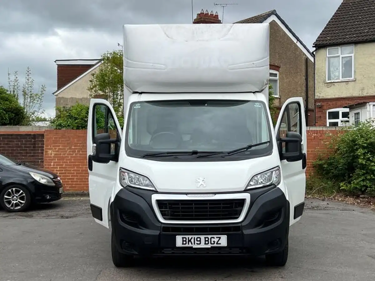 2019-peugeot-boxer-20-bluehdi-335-l4-luton-bfb-big-12