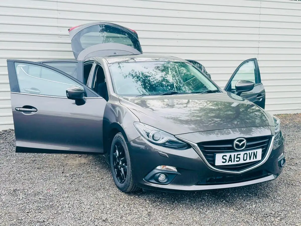 2015-mazda-mazda3-20-se-l-nav-hatchback-5d-big-19