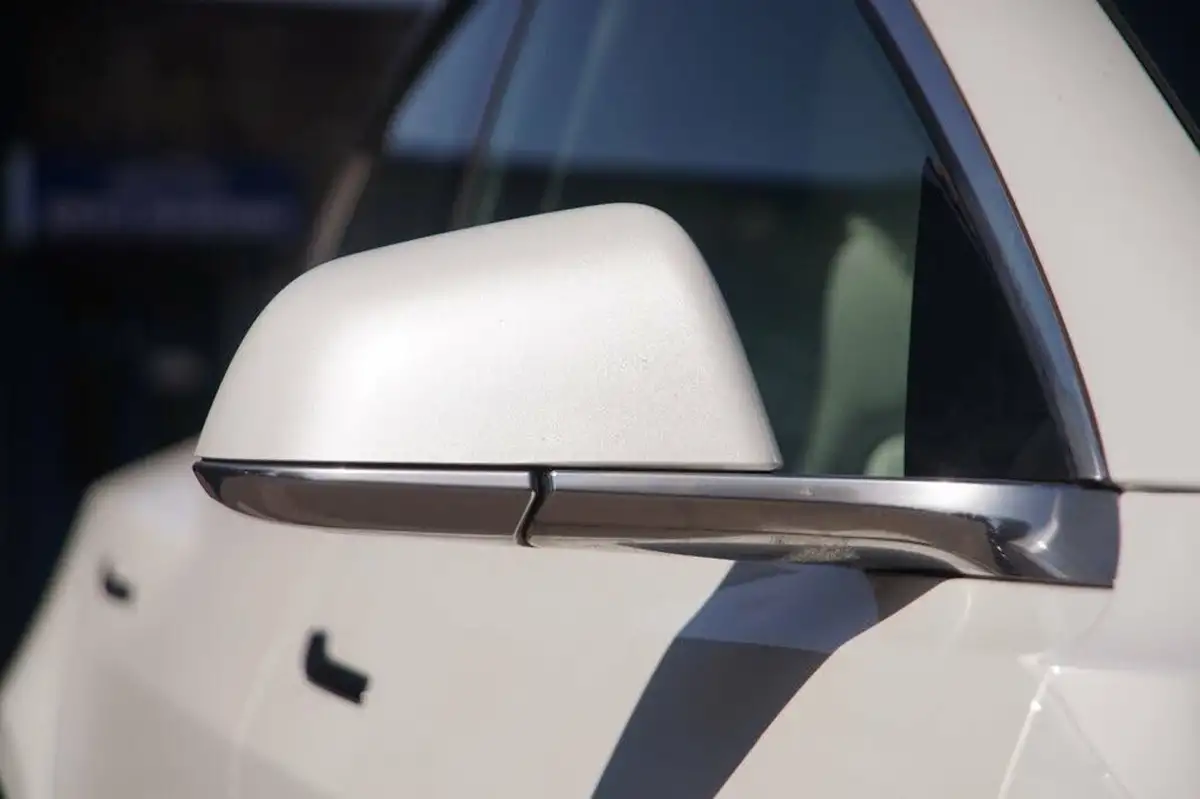 2020-tesla-model-3-e-long-range-big-35