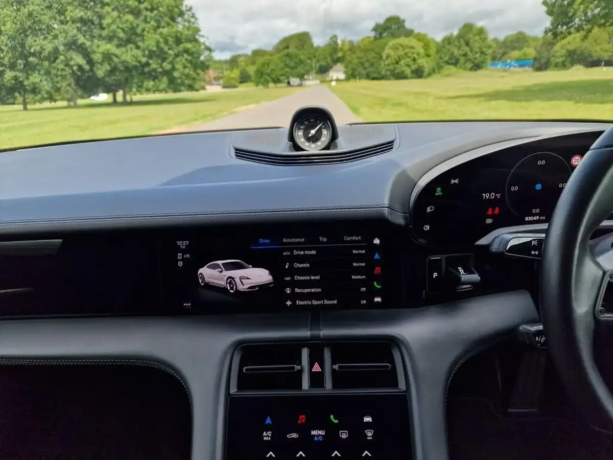 2021-porsche-taycan-e-4s-571ps-performance-battery-plus-big-18