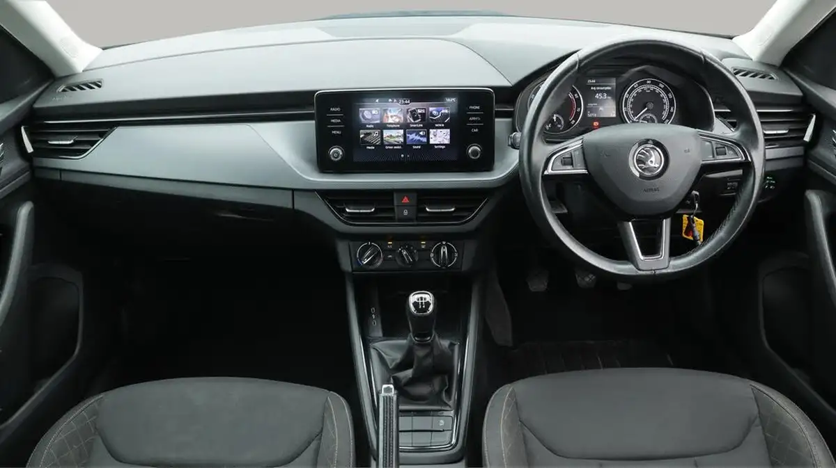 2020-skoda-kamiq-10-tsi-se-95ps-big-13