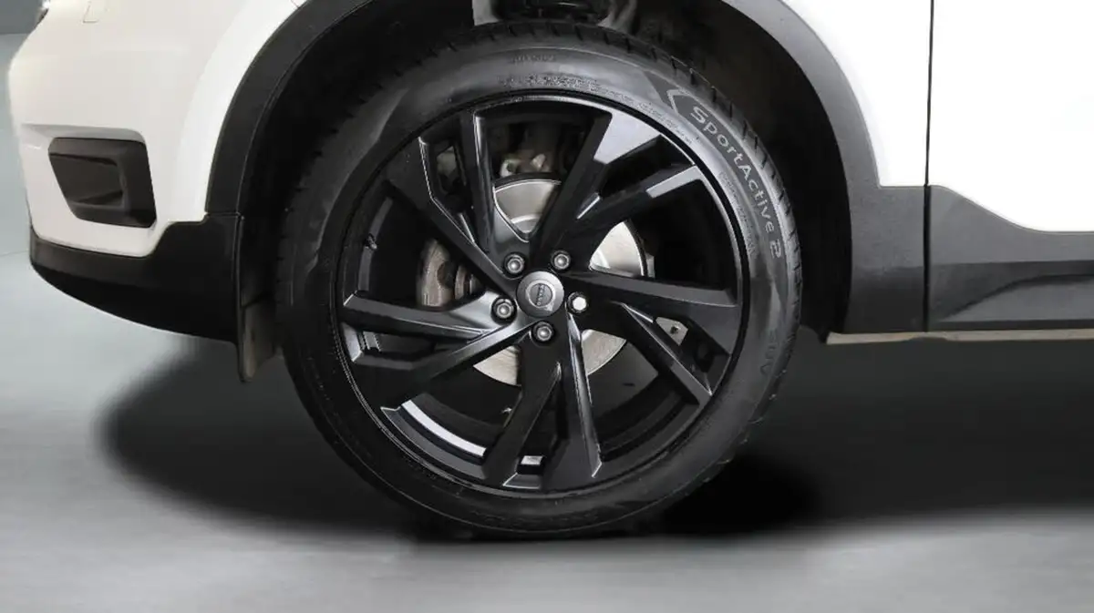 2018-volvo-xc40-15-t3-r-design-pro-big-17