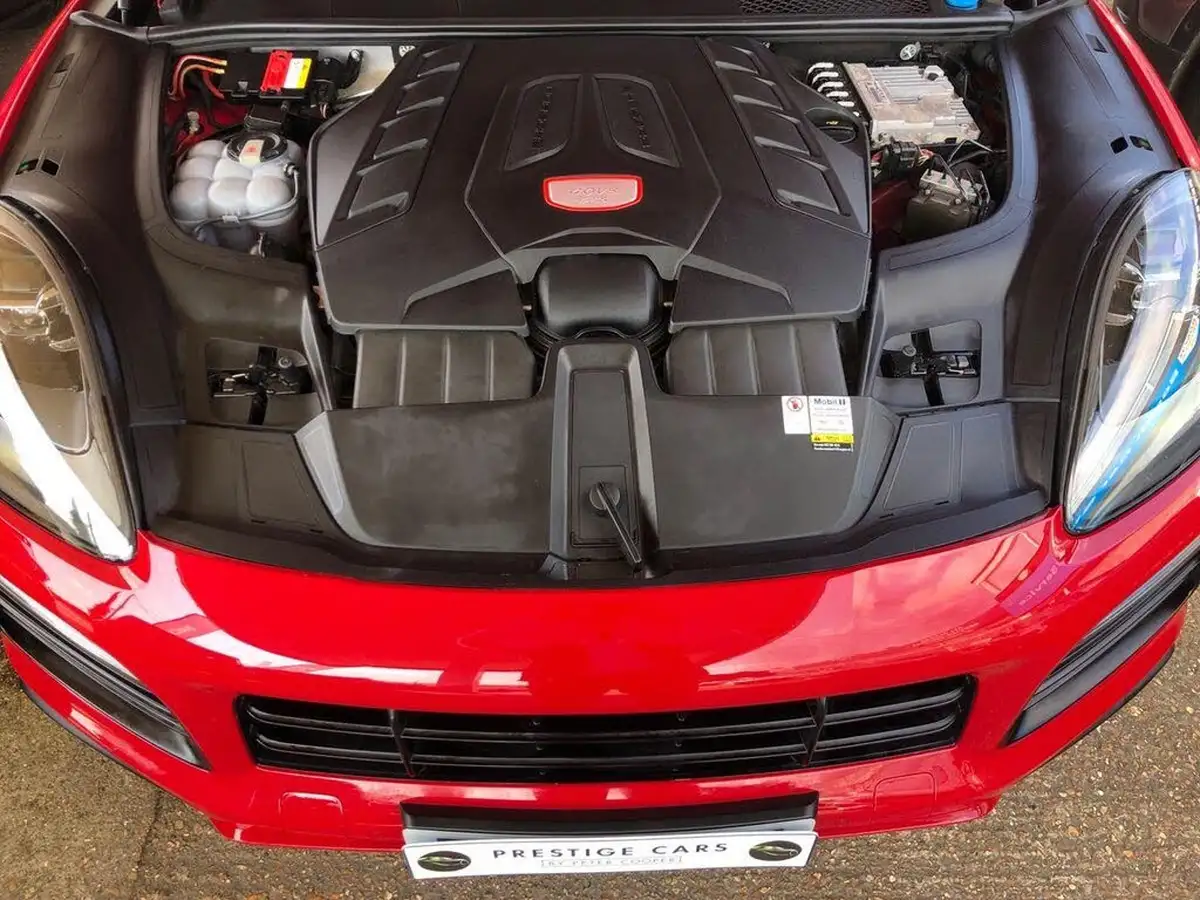 2020-porsche-cayenne-40-v8-gts-coupe-big-29