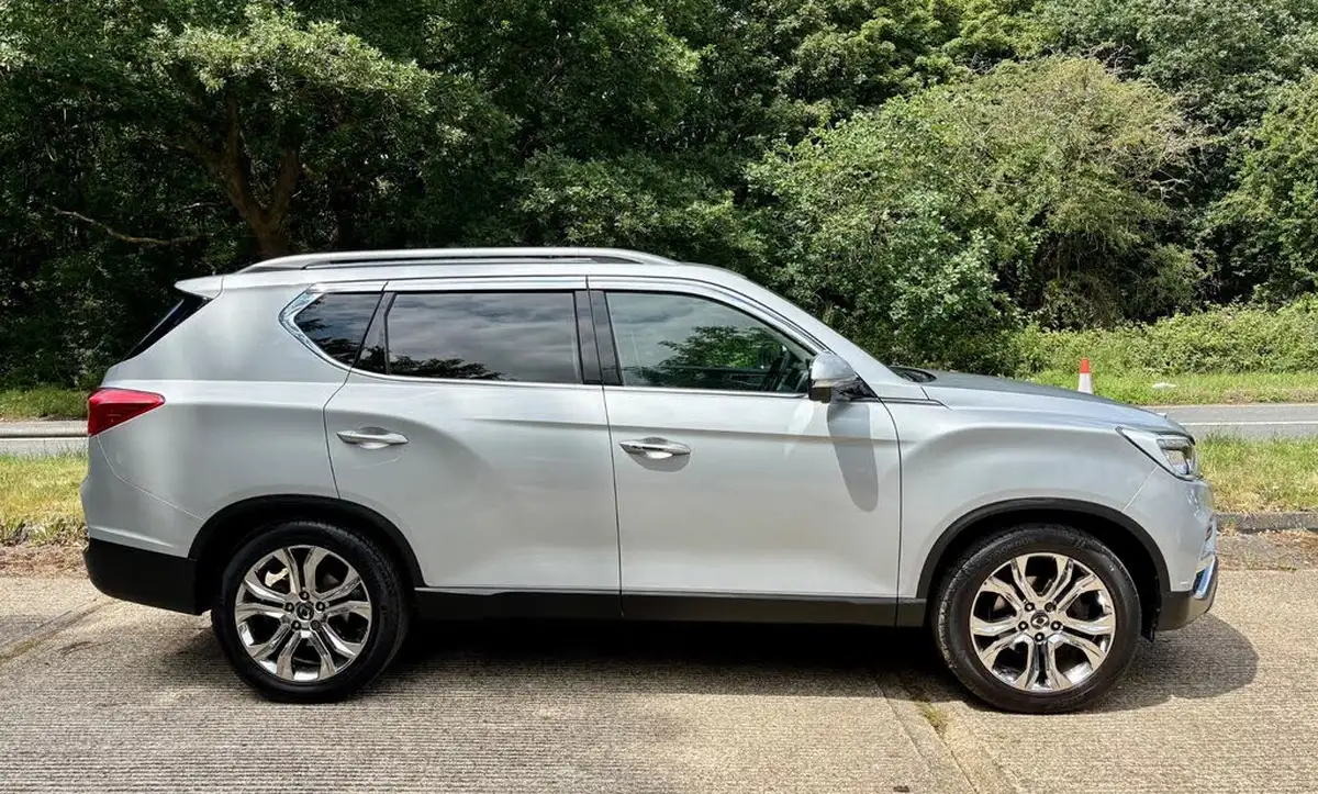 2019-kgm-ssangyong-rexton-22td-ultimate-big-7