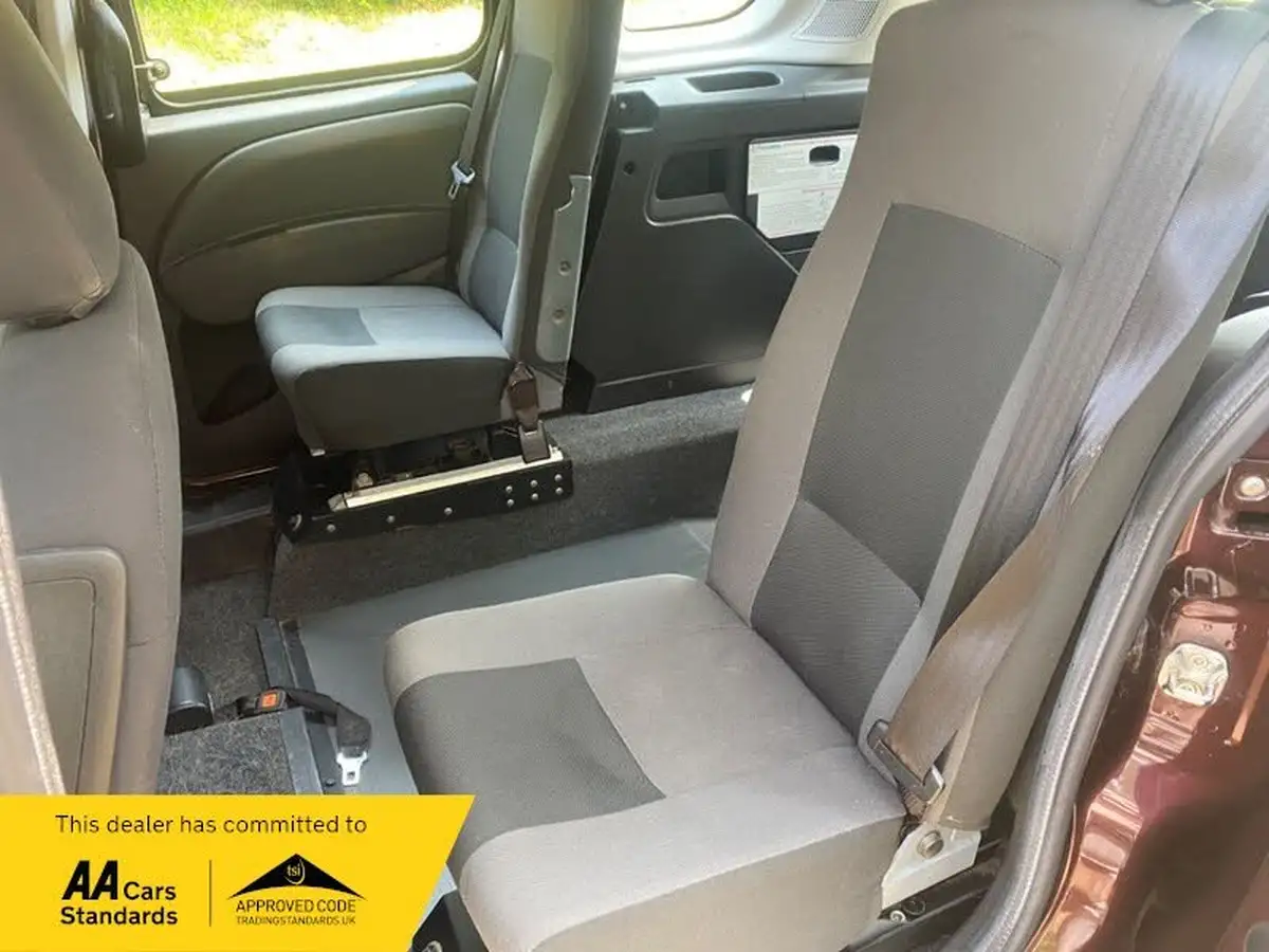 2013-fiat-doblo-16td-mylife-16-16v-multijet-105bhp-ss-1590cc-big-19