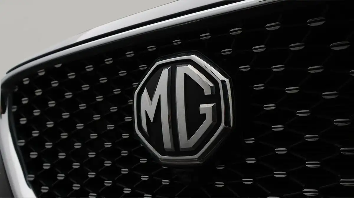 2022-mg-hs-15t-gdi-excite-162ps-big-20