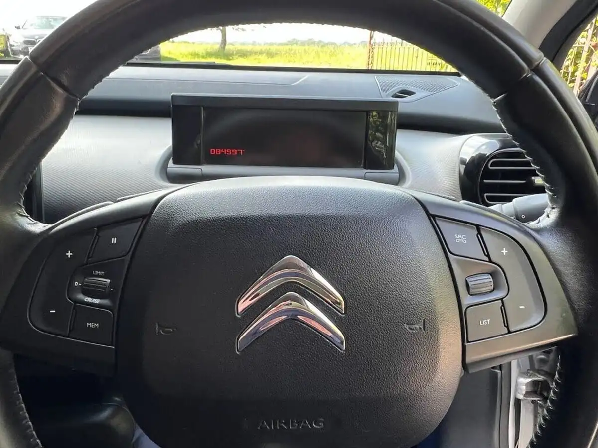 2016-citroen-c4-cactus-12-puretech-flair-110ps-ss-big-47