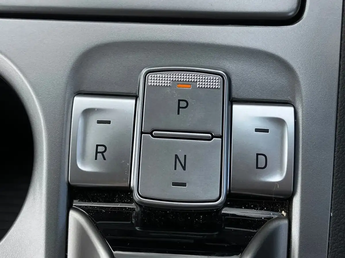 2023-hyundai-kona-e-se-connect-big-31