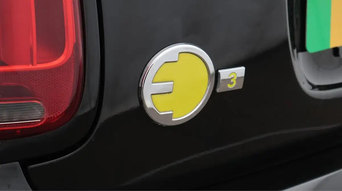 2021-mini-cooper-e-cooper-s-3-big-22