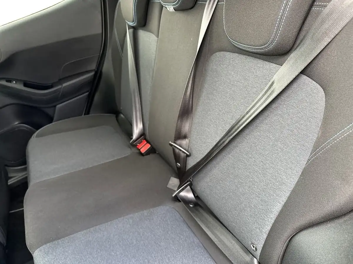 2023-ford-fiesta-10t-active-125ps-hybrid-mhev-big-13