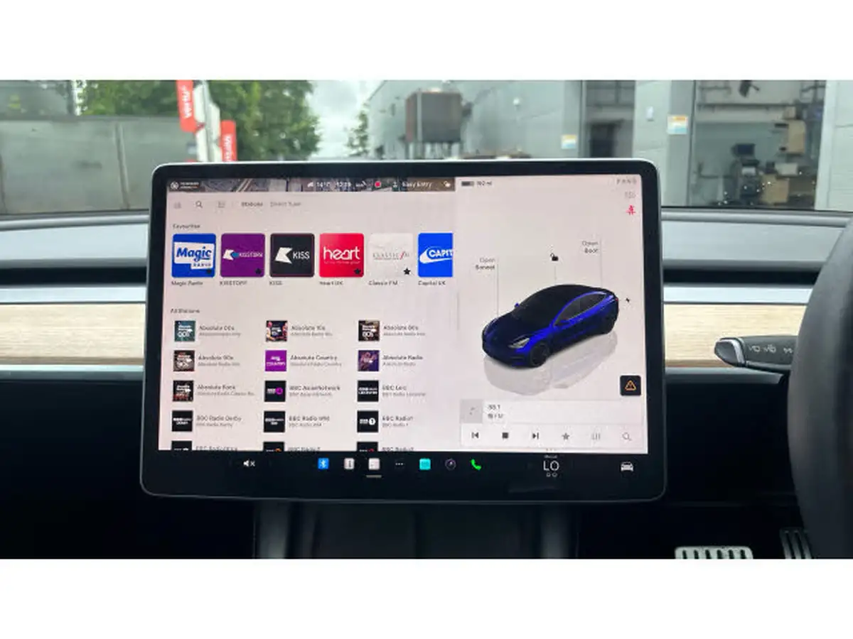 2022-tesla-model-3-e-performance-big-21