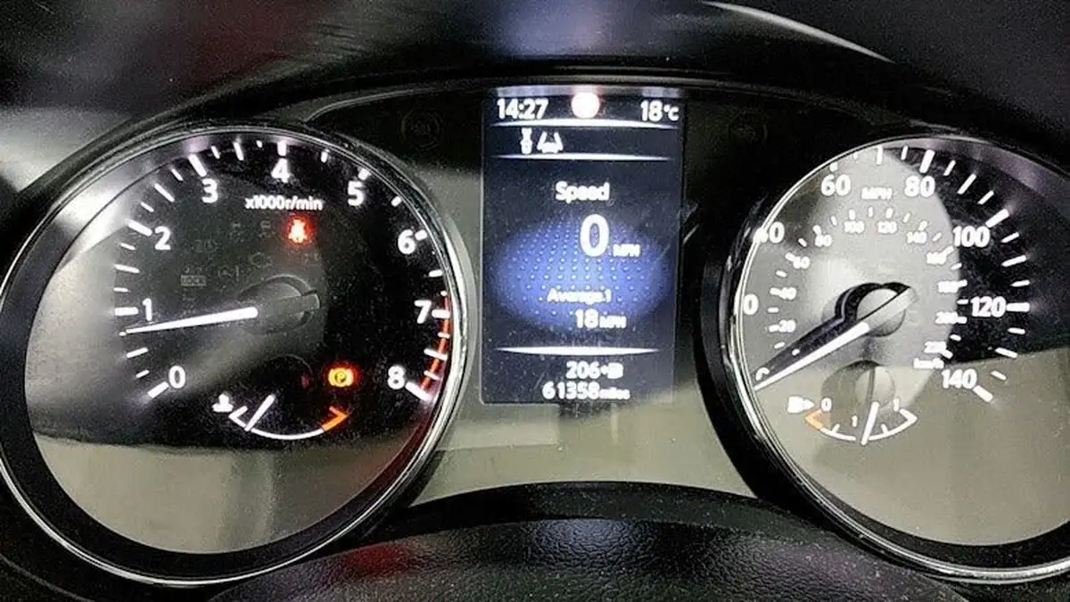 2016-nissan-qashqai-12-dig-t-n-connecta-big-2