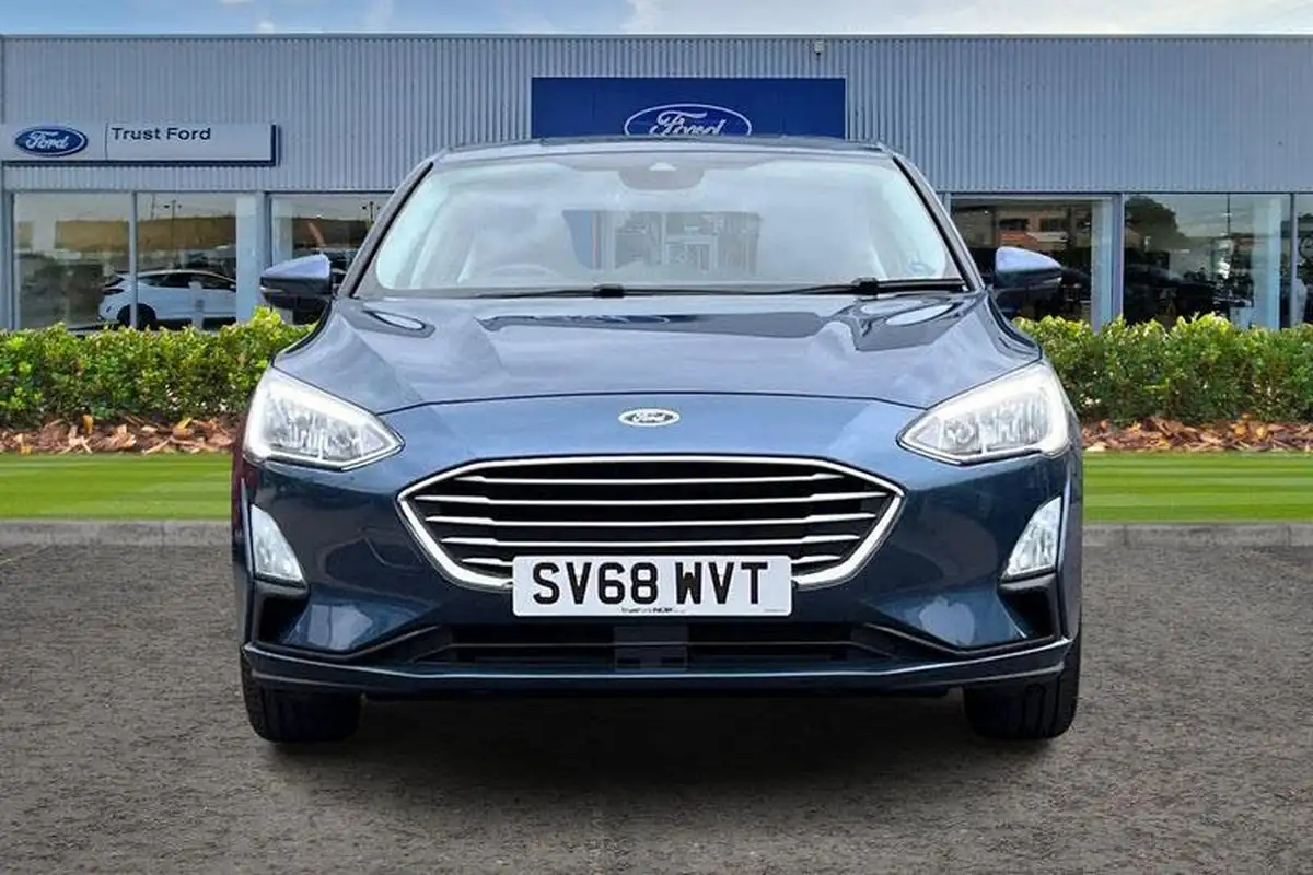 2018-ford-focus-10t-zetec-125ps-hatchback-big-5