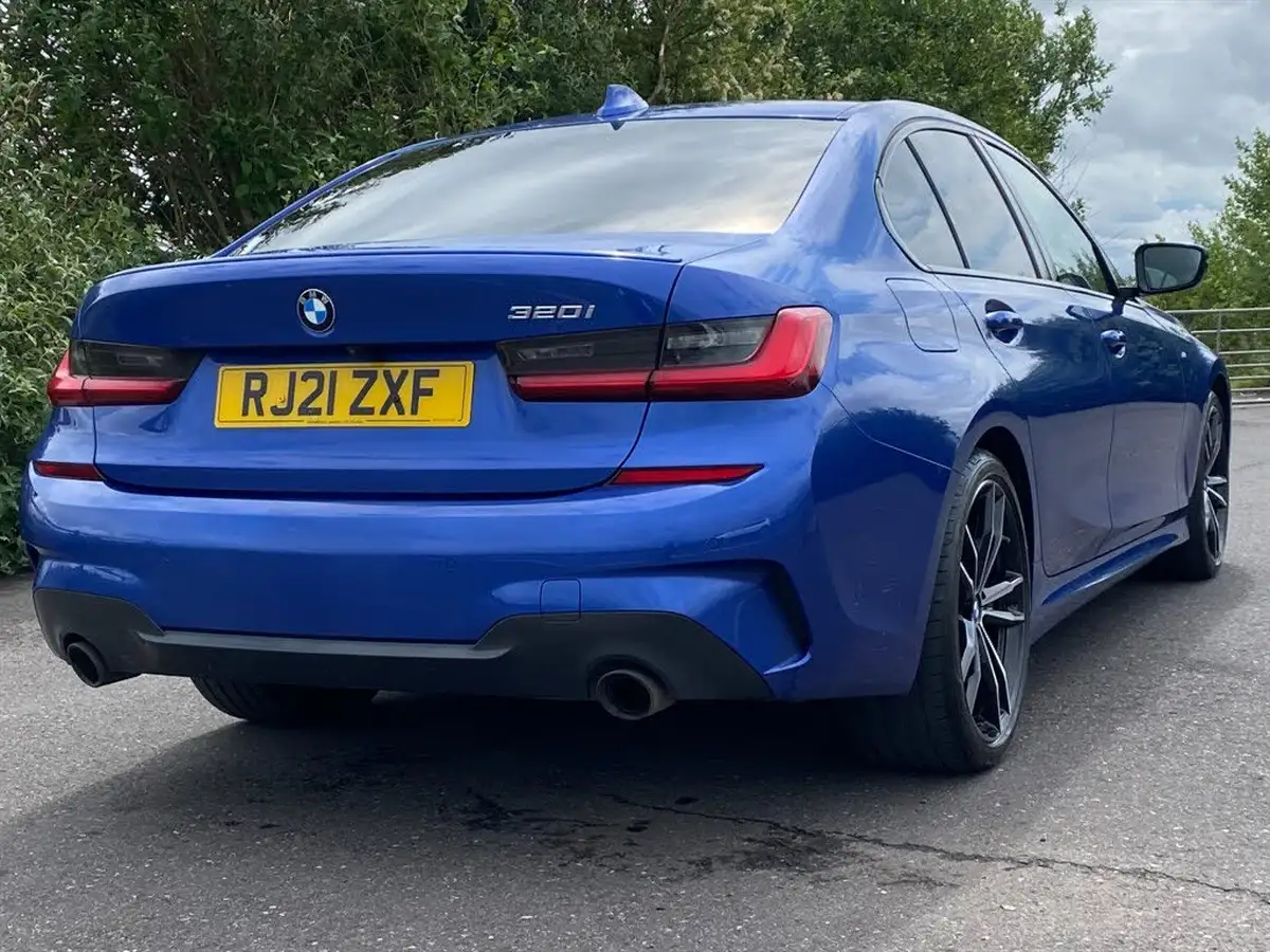 2021-bmw-3-series-20-320i-m-sport-saloon-4d-big-17