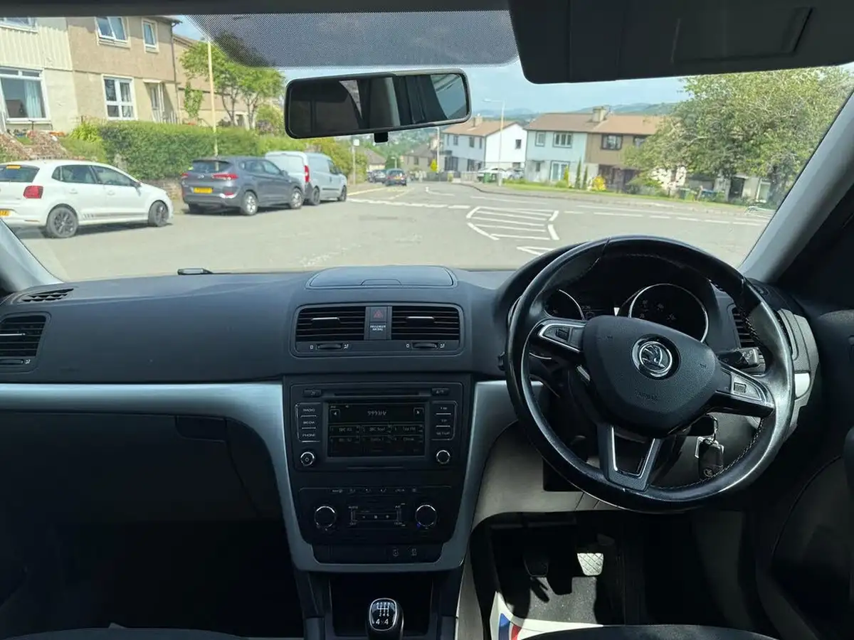 2014-skoda-yeti-outdoor-20tdi-se-140ps-4x4-big-9
