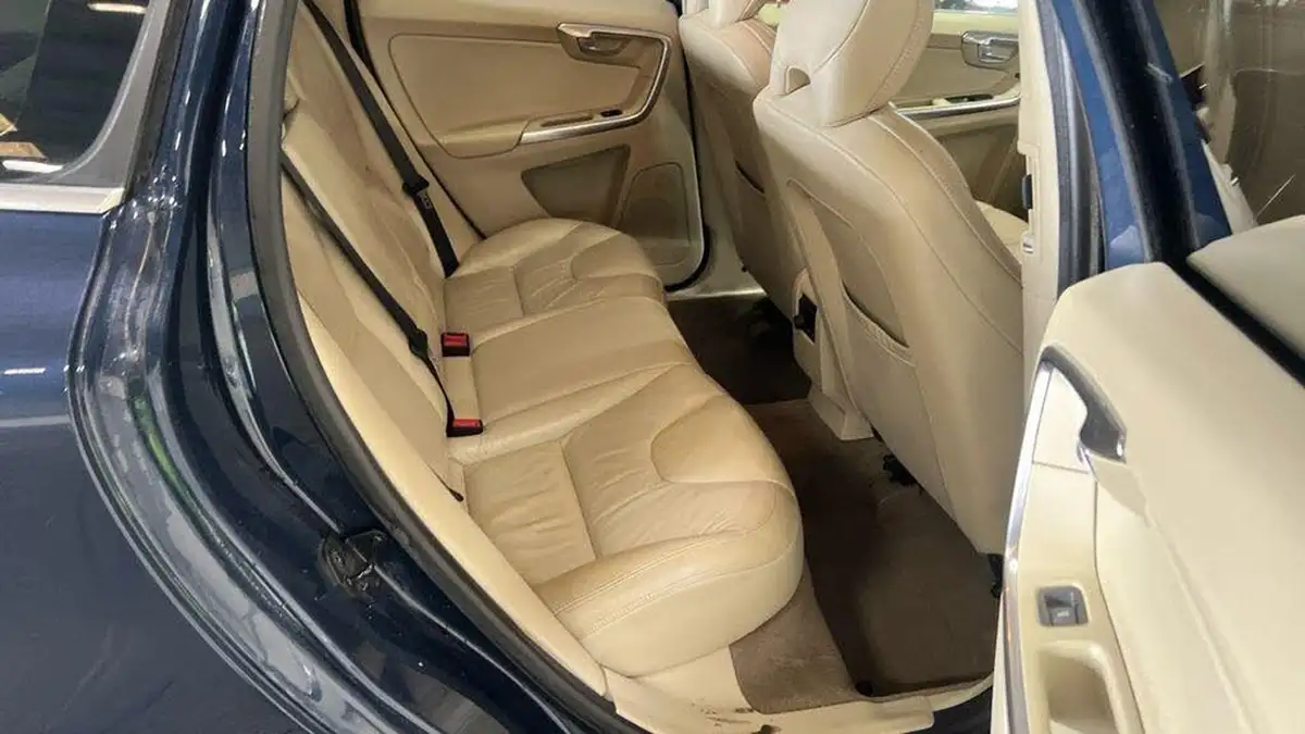 2011-volvo-xc60-24td-d5-se-lux-premium-215bhp-geartronic-big-8